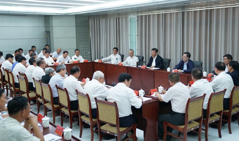 8月19日至22日，中共中央總書記、國家主席、中央軍委主席習近平在甘肅考察。這是19日下午，習近平在敦煌研究院同有關專家、學者和文化單位代表座談并發(fā)表重要講話。